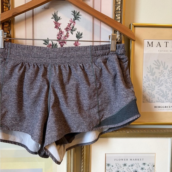 Lululemon Hotty Hot Short II *2.5" Heather Lux Multi Black 12 - Picture 10 of 11